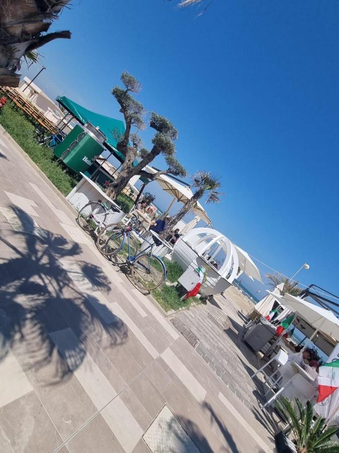 Hotel Crisvan 리미니 외부 사진