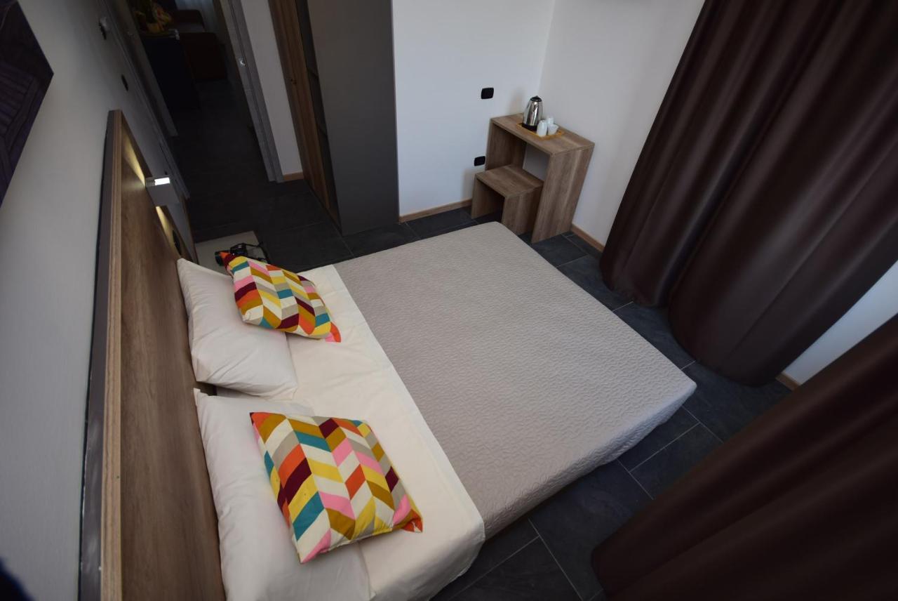 Hotel Crisvan 리미니 외부 사진