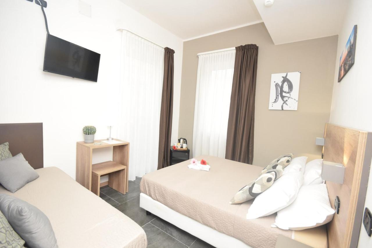 Hotel Crisvan 리미니 외부 사진