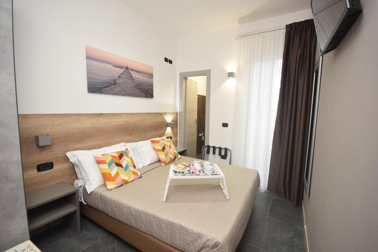 Hotel Crisvan 리미니 외부 사진